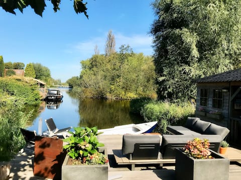 Guesthouse /25 min. to centre Amsterdam/free bikes