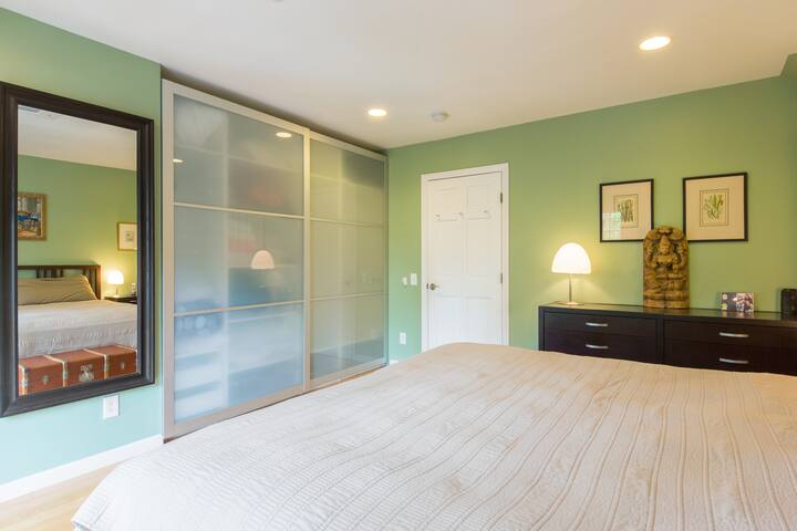 *Available 1 year* 5BR Multi-Terrace Sunny Apt! gallery image 5