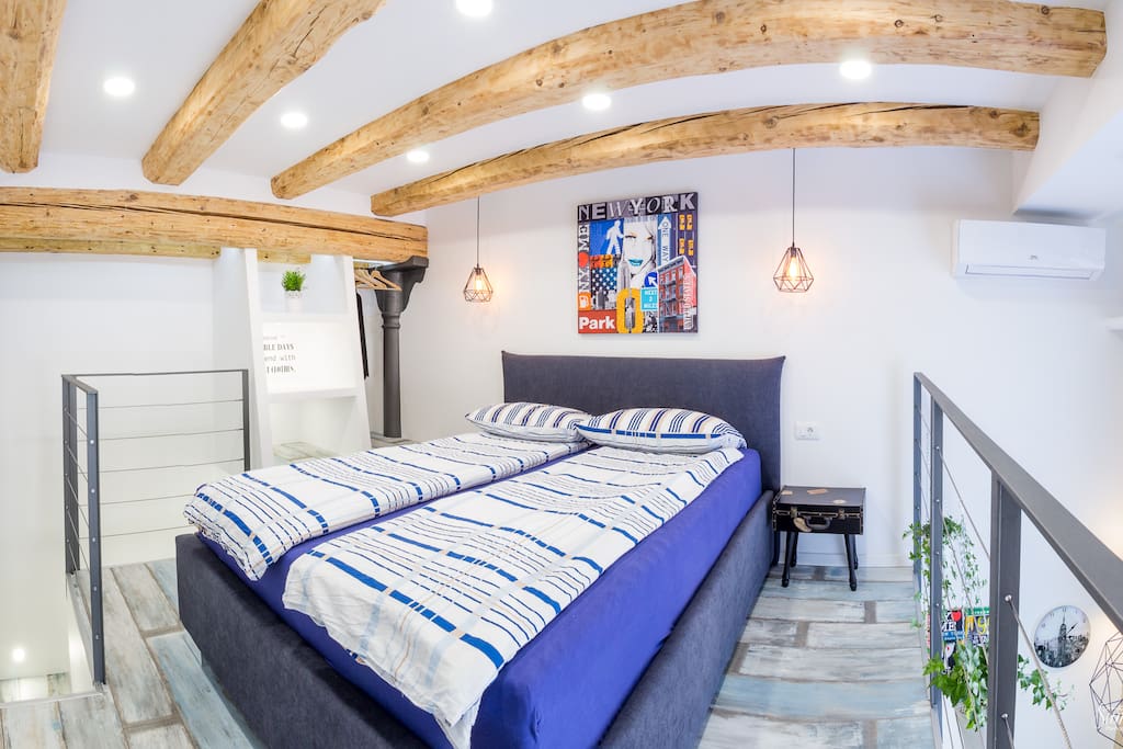 Upper floor with bedroom