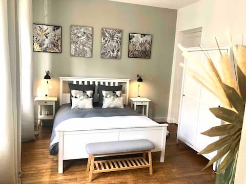 Propriété Airbnb réussie: Cozy, elegant and bright in the city center à Arras