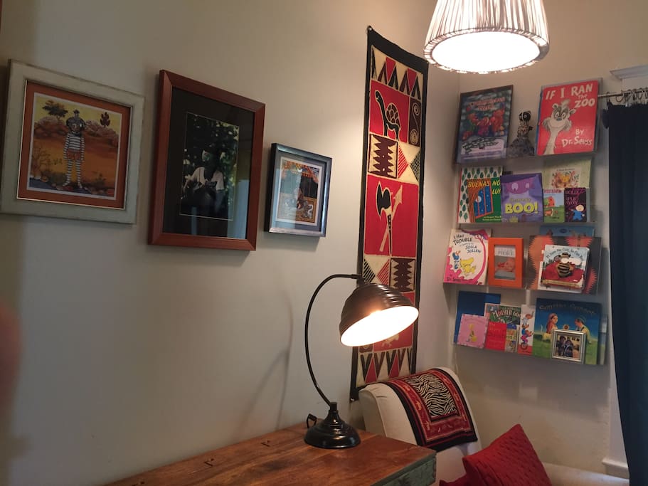 Set up with both desk and reading space. Both kids and adult books are available for use.
