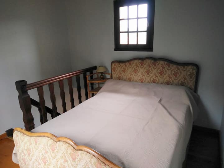 غرفة النوم 4 شجرة حمام عالية