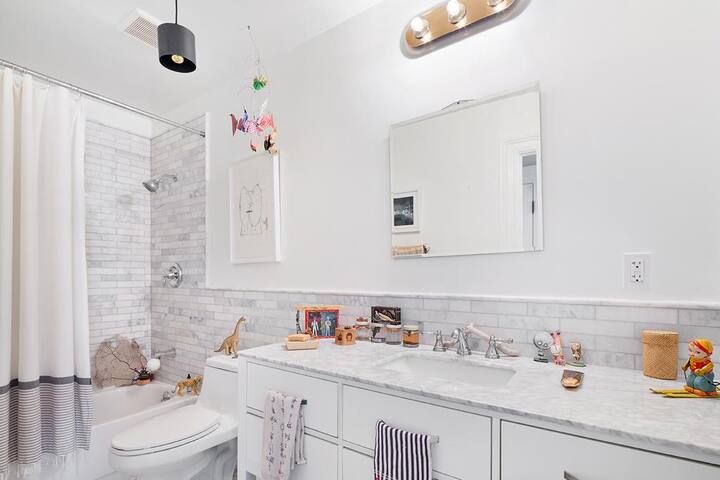 Beautiful Brooklyn Townhouse gallery image 2