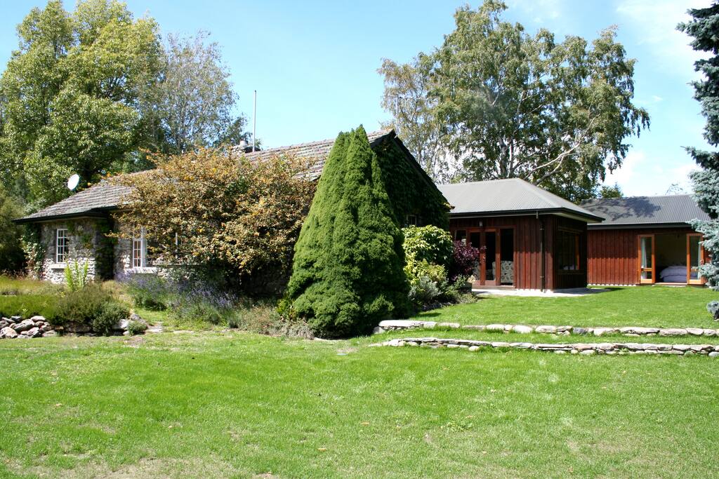 Privacy and charm, just 5 minutes drive from Wanaka