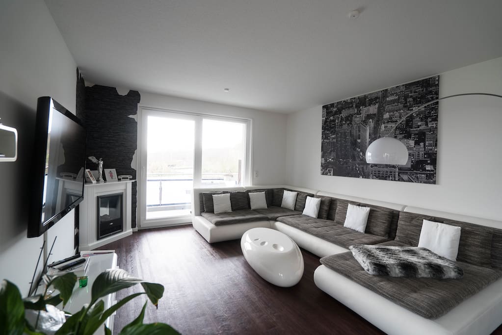 Wohnzimmer mit großer Lounge