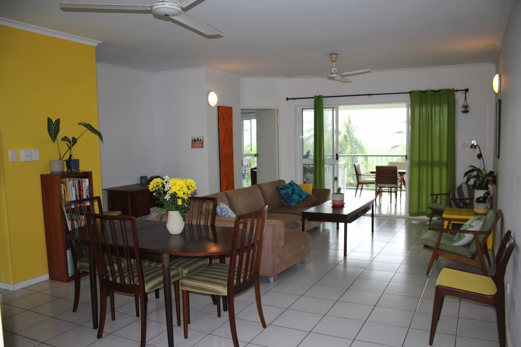 Dining / Lounge