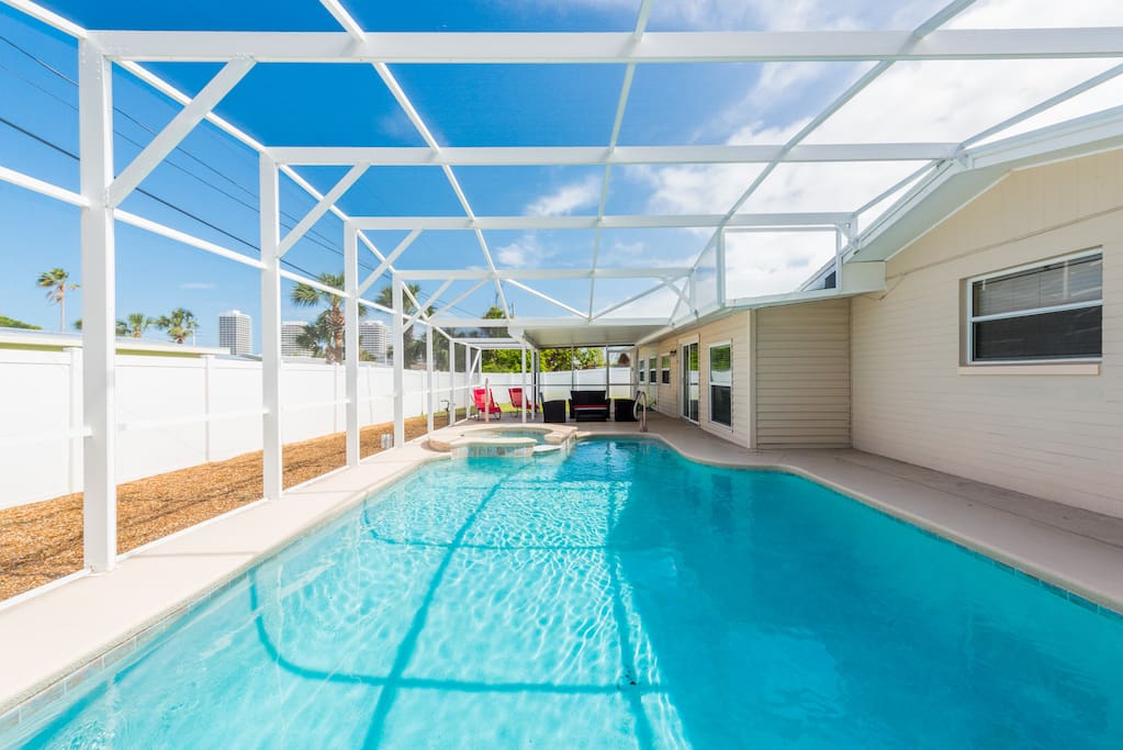 Pool & hot tub