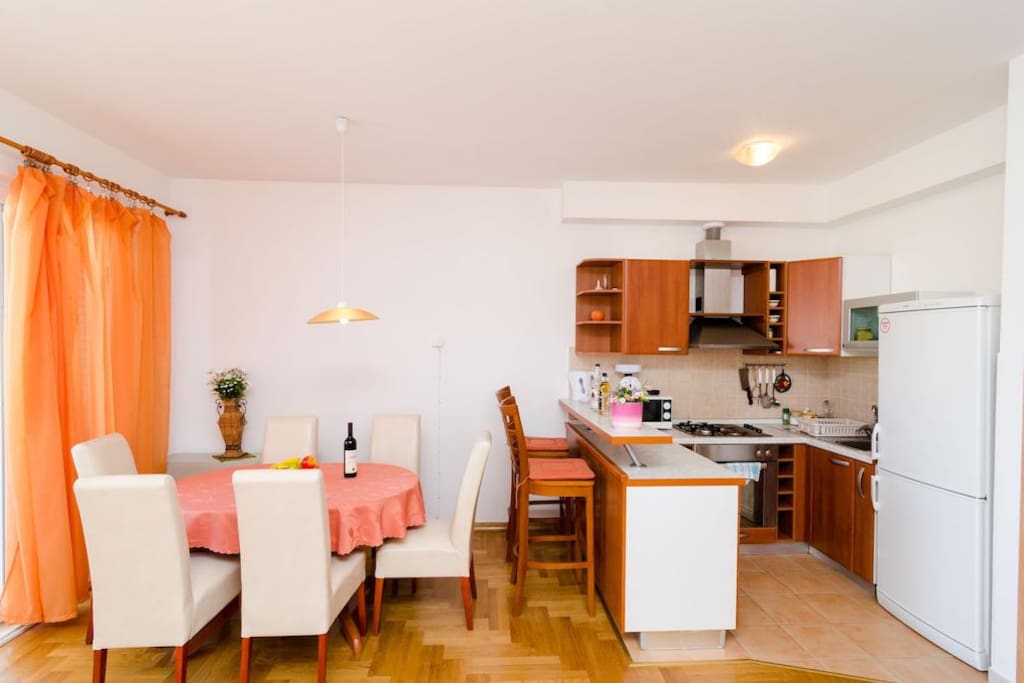Dining Area
Kitchen