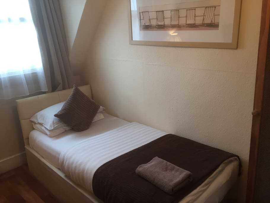 Single Room Hostel In Brighton Single Room Hostel In Brighton