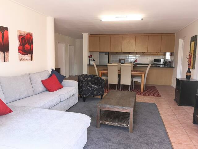 Villas self catering family unit- sleep4 gallery image 3