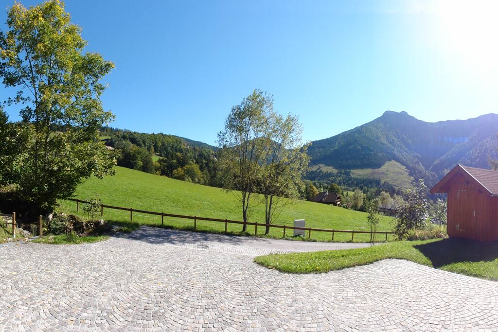 front-door-panoramic view, no traffic! spacious parking space