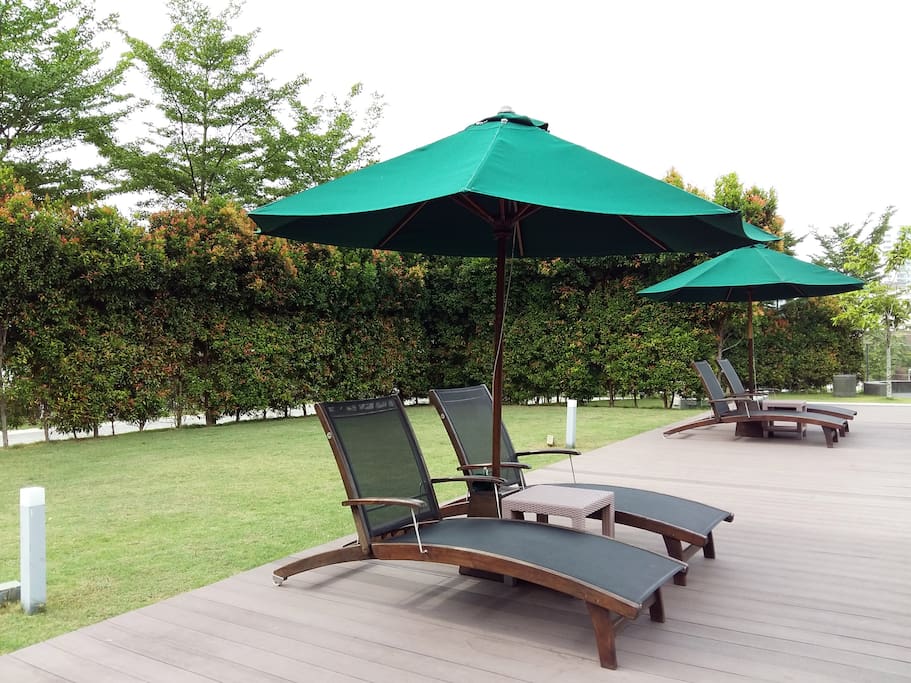 Relaxing chairs by the pool