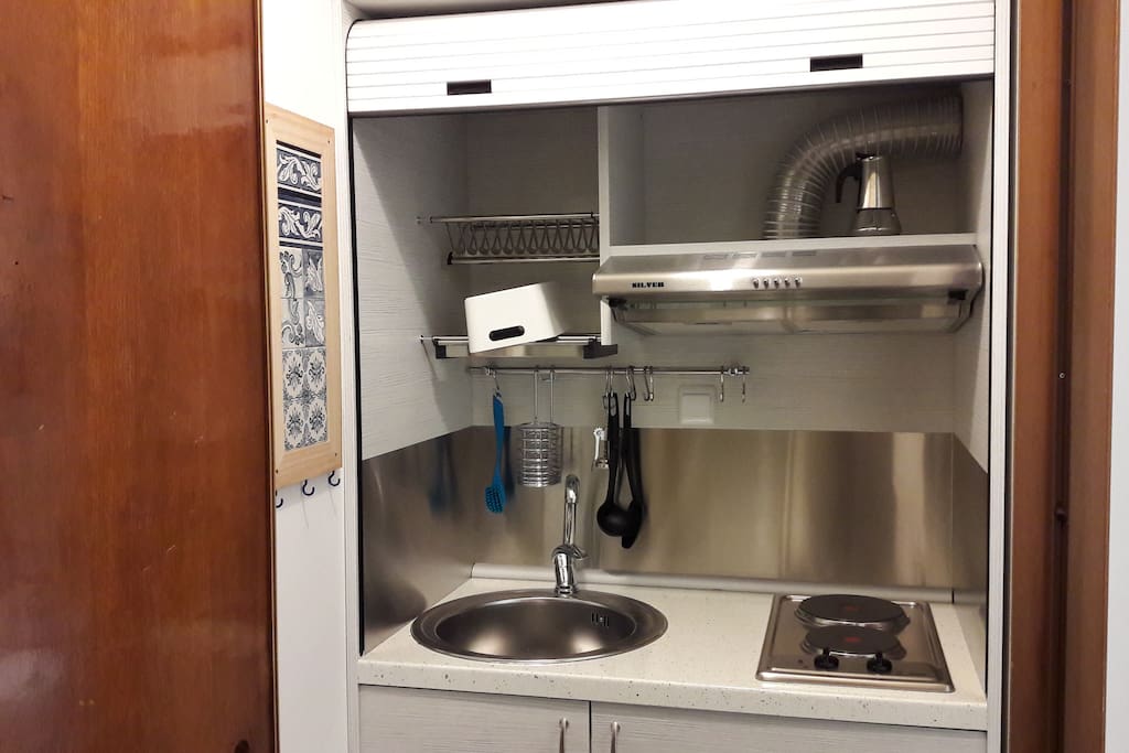 Entrance-kitchen