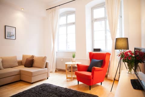 Best Located Comfortable Old Town Apartment