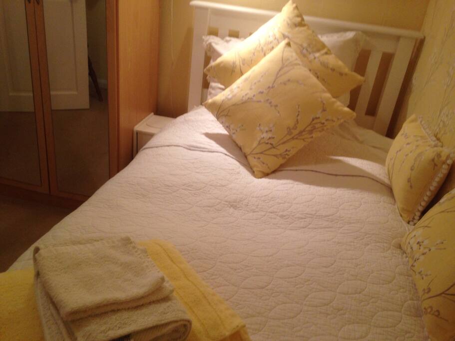 Cosy fresh and bright room
