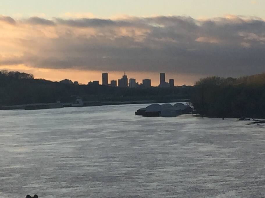 Walking distance to the Mississippi River