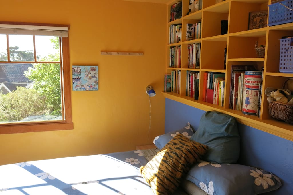 Queen bedroom