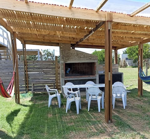 Propiedad de Airbnb exitosa: House with stove Punta Negra 1 block from the beach en Punta Negra