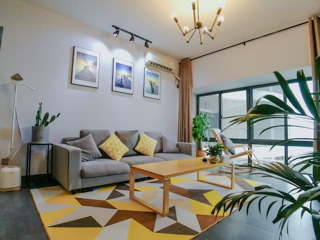 [小利家]1603 Beibu Gulf near Jintan Old Street Nordic style bedroom living room balcony are 0 blocked to see the sea can cook points my avatar view more listings
