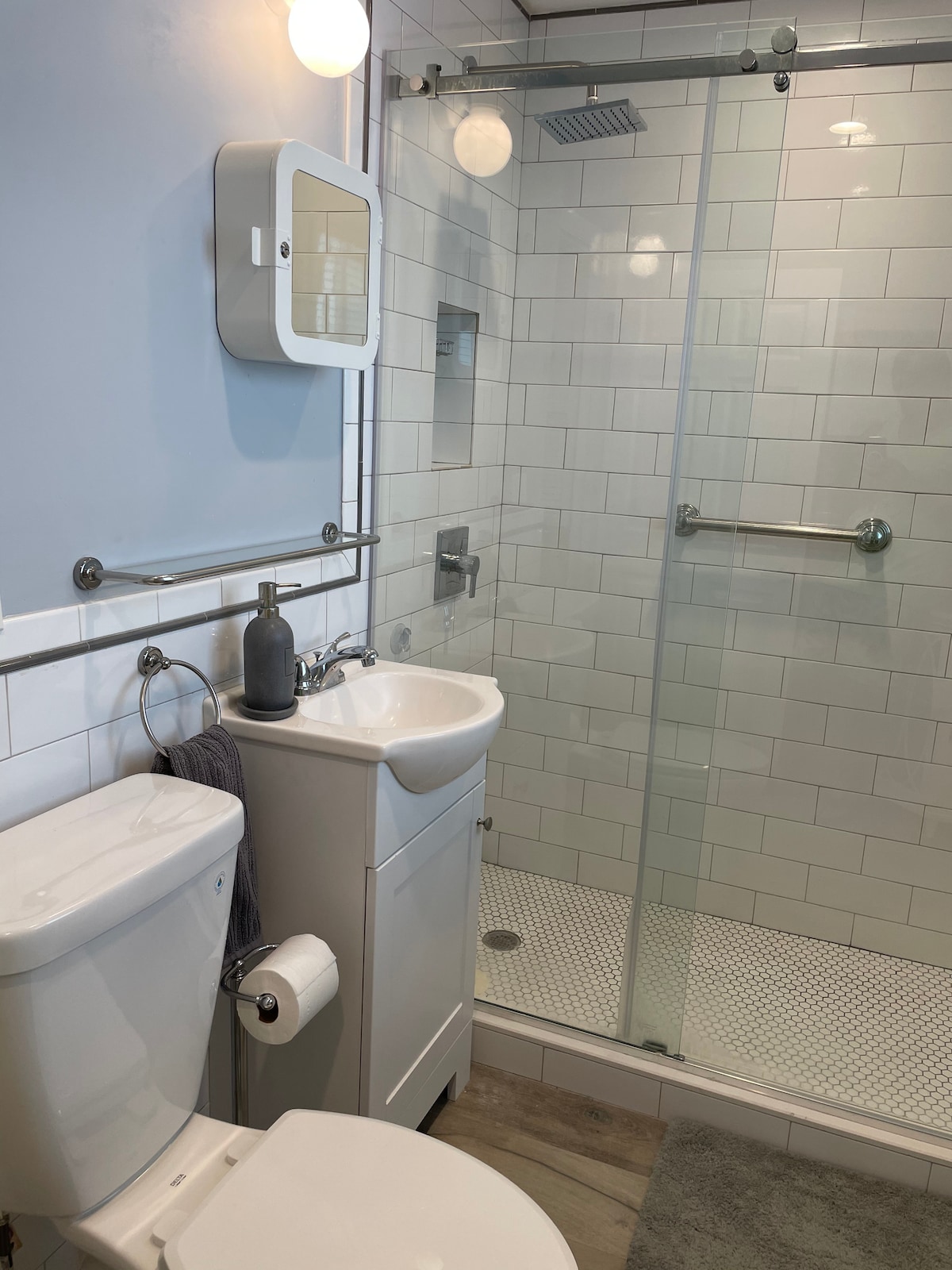 Magnificent 1 bed/1 bath super close to the beach.