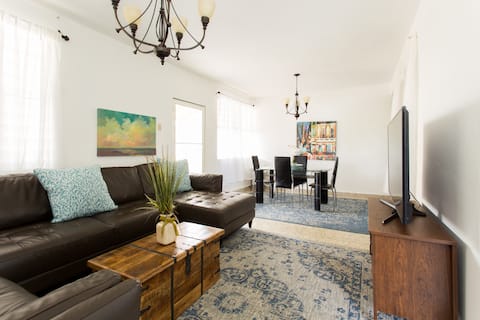Top Airbnb: Chill Family/Friend Escape with Wrap-around Porch in Río Grande