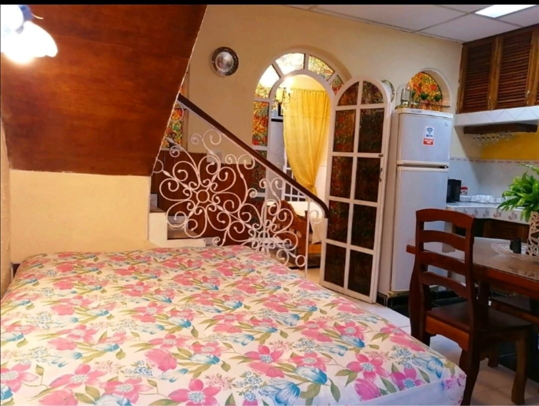 מיטה זוגית בחדר השינה השני 