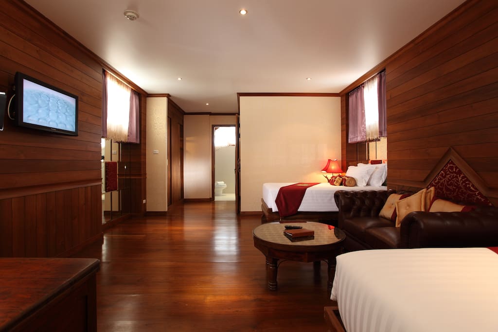 Upper Deck room
(2 Single bed)