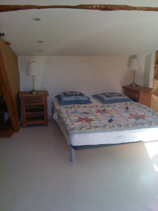chambre lit 140