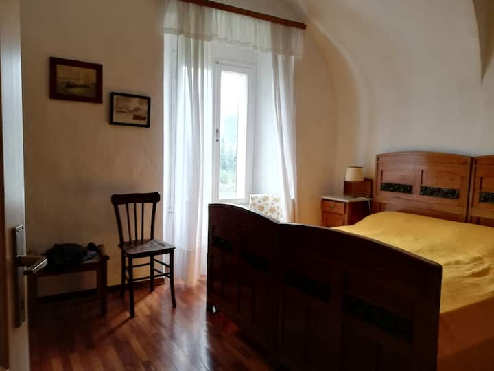 Schlafzimmer - غرفة النوم