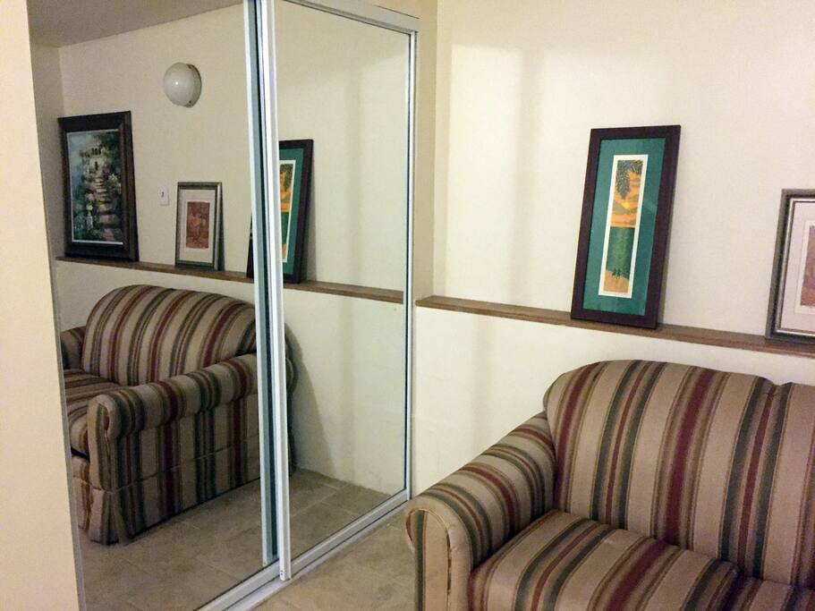 Entry/Foyer