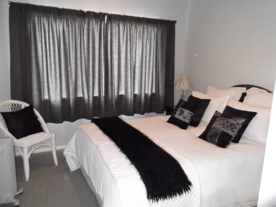 Queen bedroom