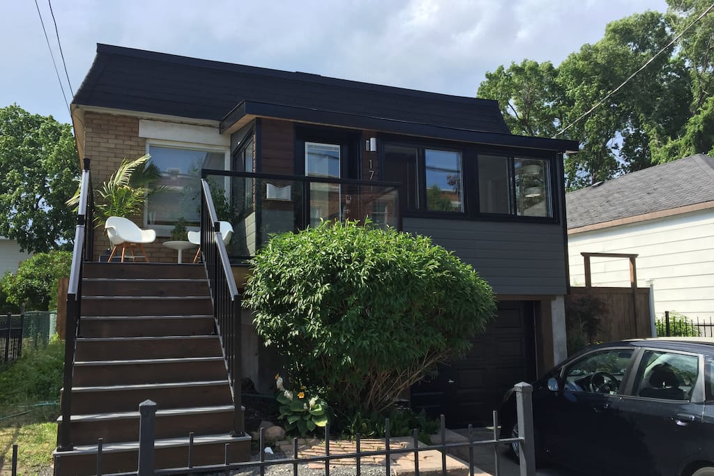 Family Home minutes from Downtown