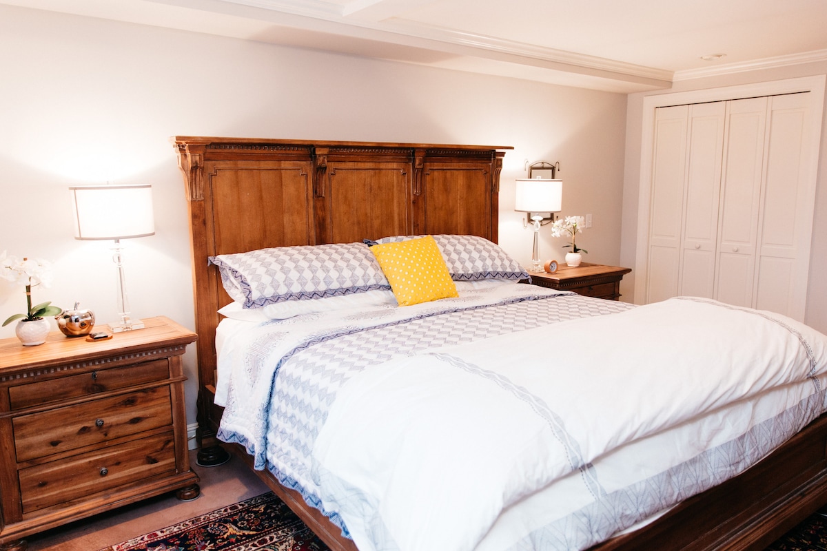 Daylight Laurelhurst Suite