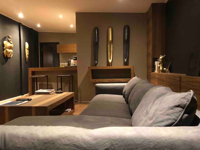 Entire home with 1 bedrooms in abidjan - Villa tout confort, avec terrasse et jardin.