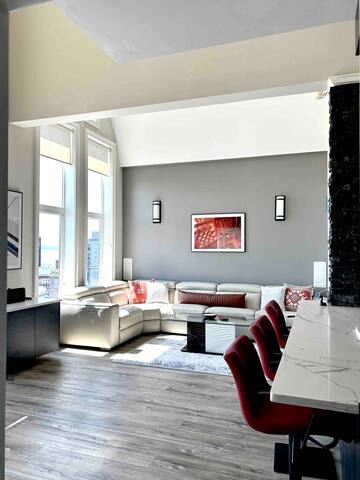 Belltown Court Penthouse gallery image 4