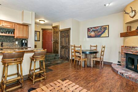 Cozy 1BR apt, 1st Floor, Sleeps 4, Wi-Fi