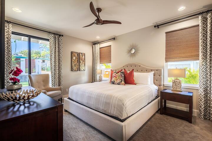 Just Steps from Maui’s Best Beach! Pool and slide gallery image 3