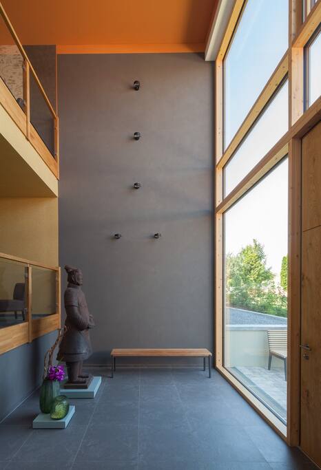 Innenansicht - Foyer mit Galerien