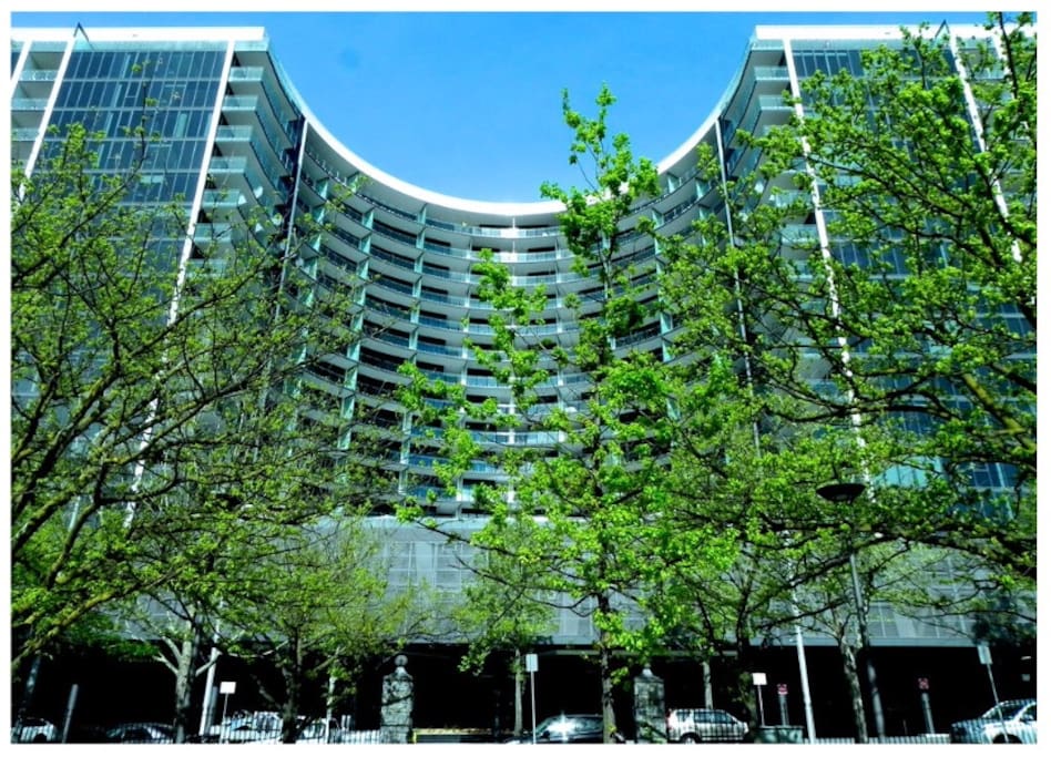 Front of The Manhattan Apartments