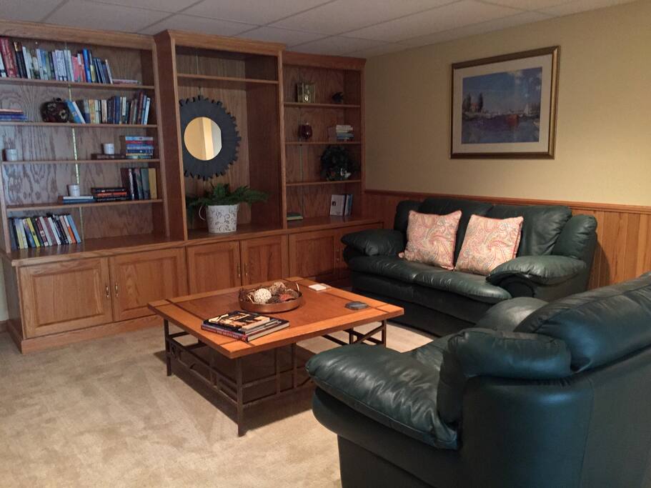 Numerous books to enjoy during your stay