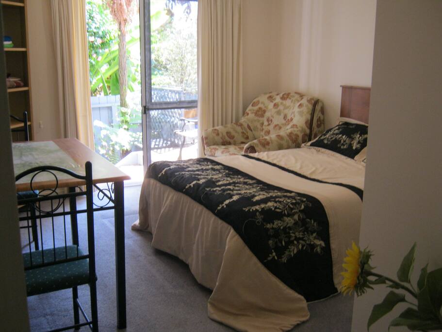 Lovely airy room with double bed for couples which looks onto the deck