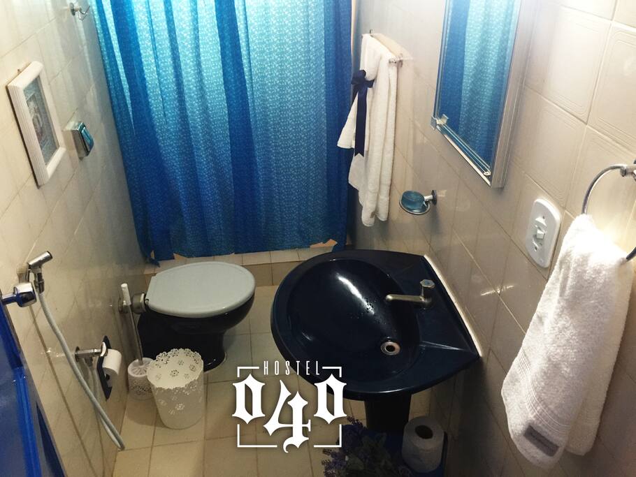 Banheiro compartilhado do quarto 1 e do quarto 2