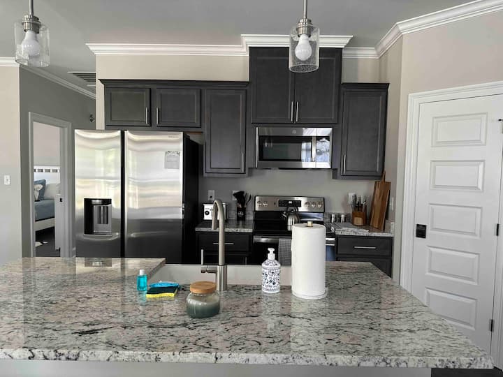 Blue Oak Cottage Pet friendly, Beach access! Houses for Rent in