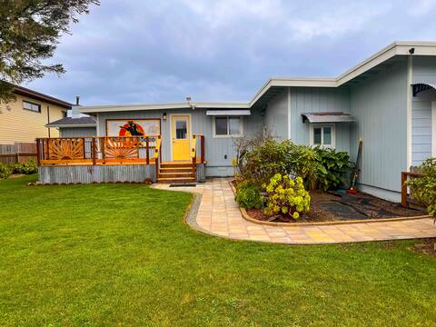 Ugly Marlin oceanfront cottage