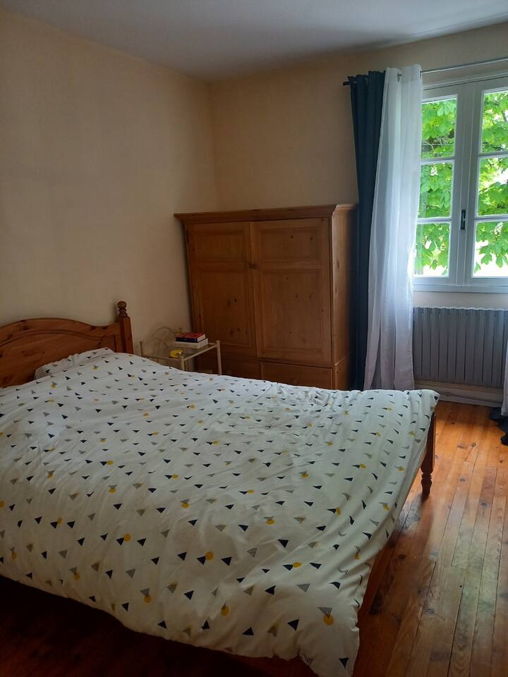 Chambre 2.
Grand lit double. 