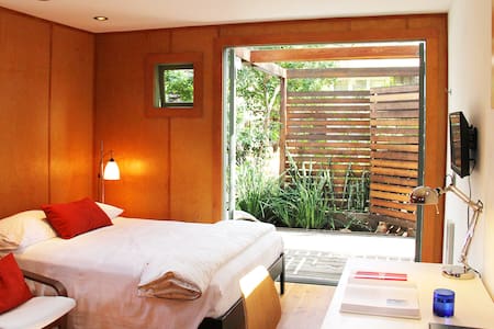 Private Sanctuary - hip GARDEN STUDIO / Northpark