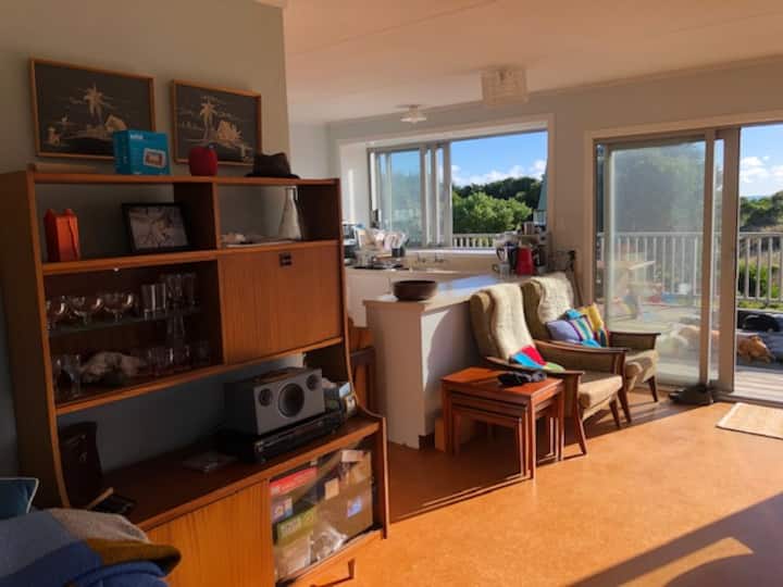 Waikawa In The Sun - Manakau