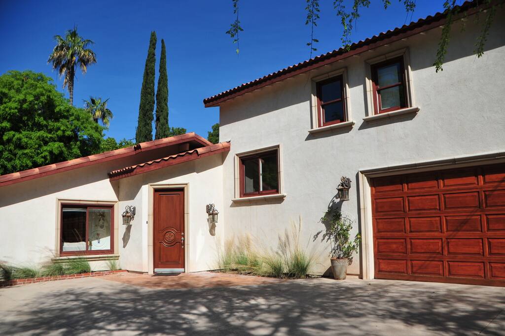 Gated 2800 sq ft private home