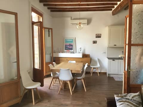 Top performing Airbnb: The Pulvinar, perfect to profit beach & culture in Tarragona