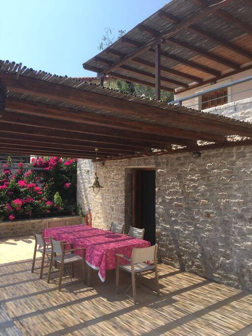 Large independent terrace
